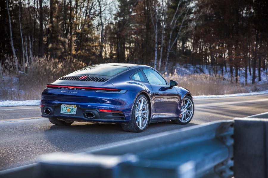  Porsche 911 Carrera 4S (992) 2019 года  (NA) (фото 12 из 18)